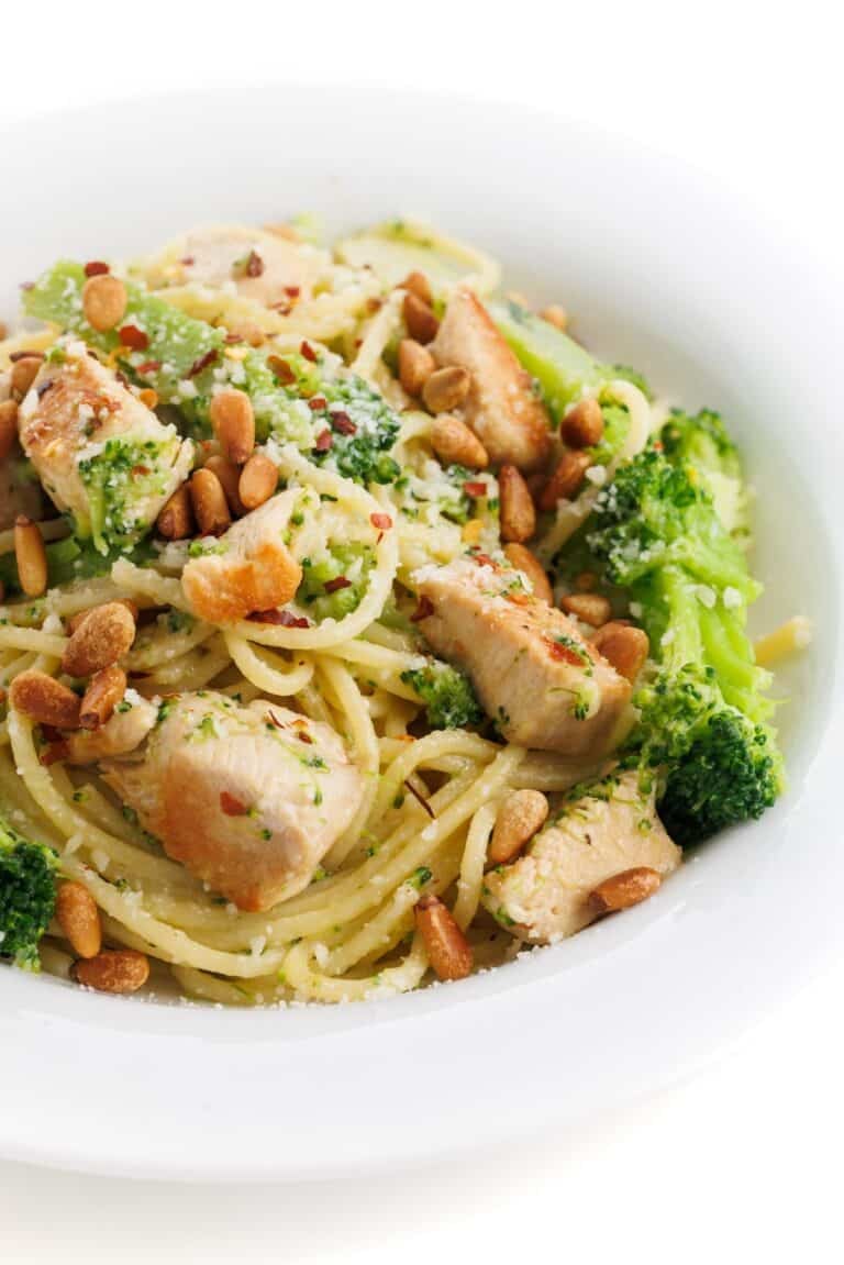 Lemon pasta with chicken and broccoli